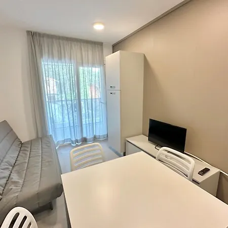 דירה Near With Pool Access ביביונה