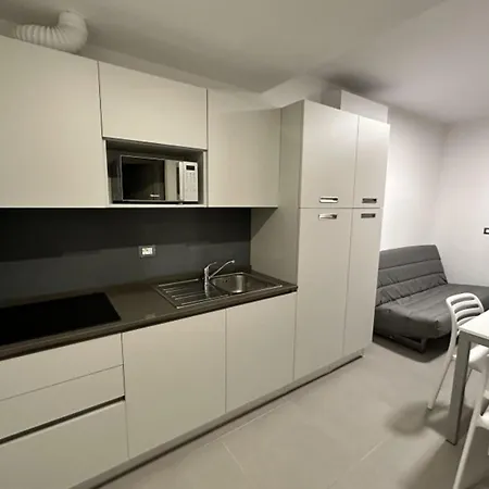 Near With Pool Access Appartement