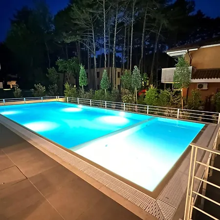Near With Pool Access *