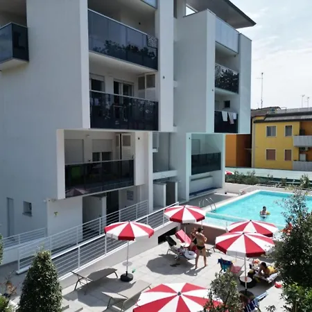Near With Pool Access Appartement
